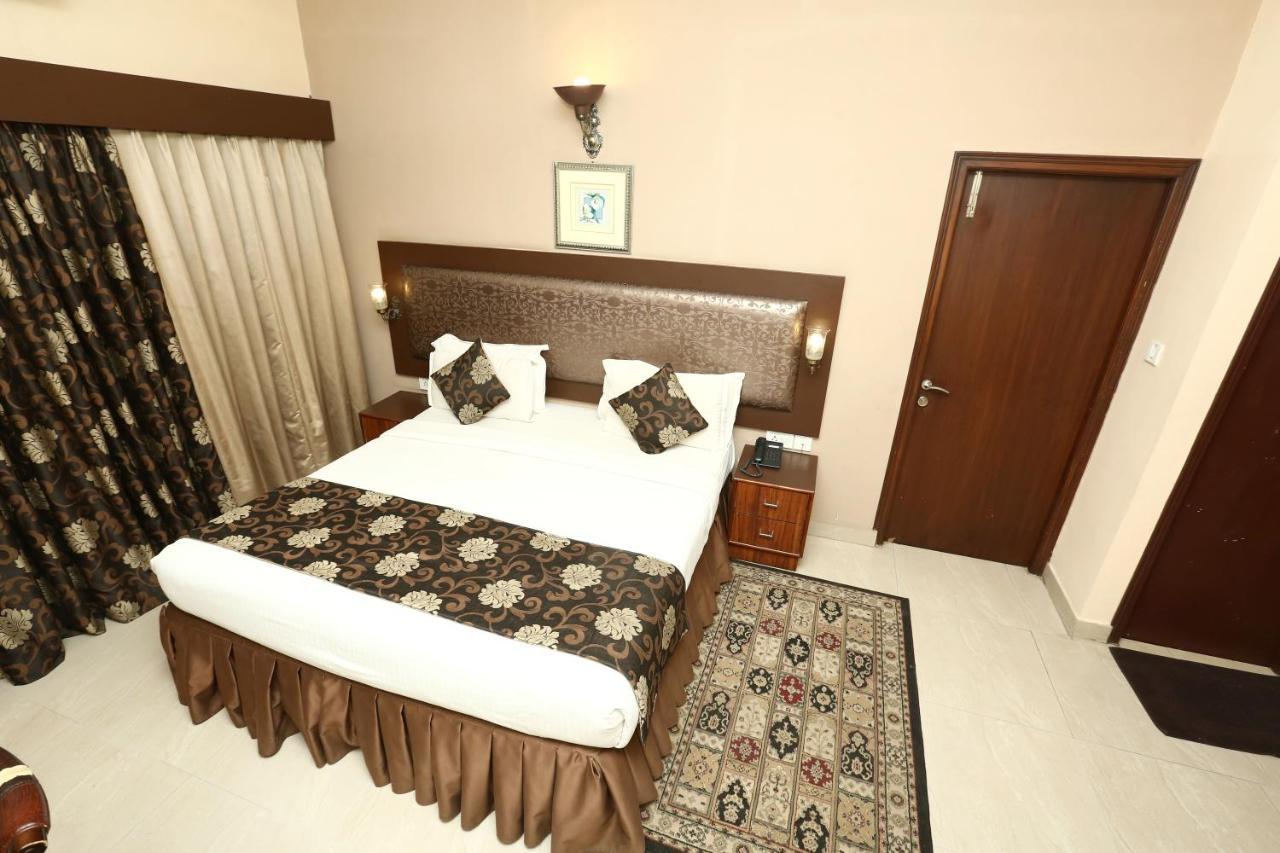The Down Town Hotel Haydarabad Dış mekan fotoğraf